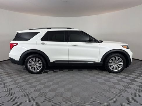 Used 2022 Ford Explorer Limited w/ Equipment Group 301A AWD/4WD image 2