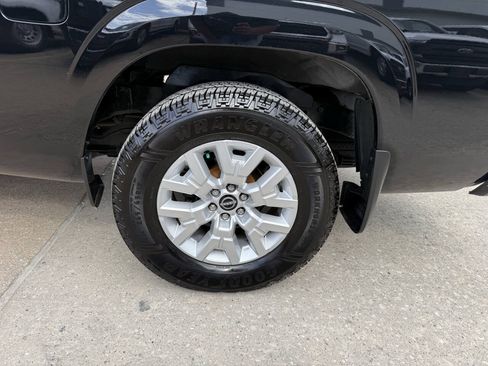 Used 2024 Nissan Frontier SV w/ Technology Package RWD image 35