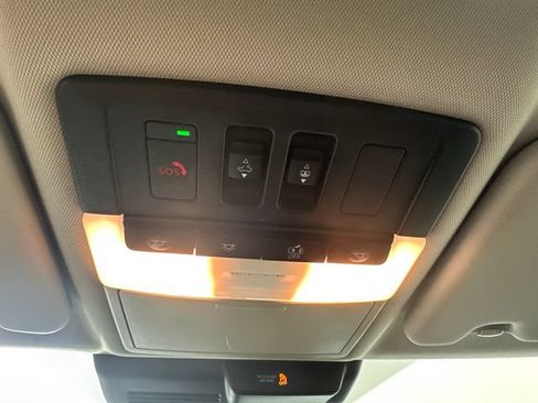 Used 2024 Mitsubishi Outlander SE AWD/4WD image 33