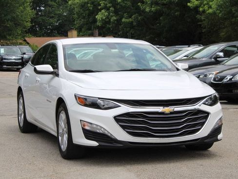 Used 2021 Chevrolet Malibu LT FWD image 1