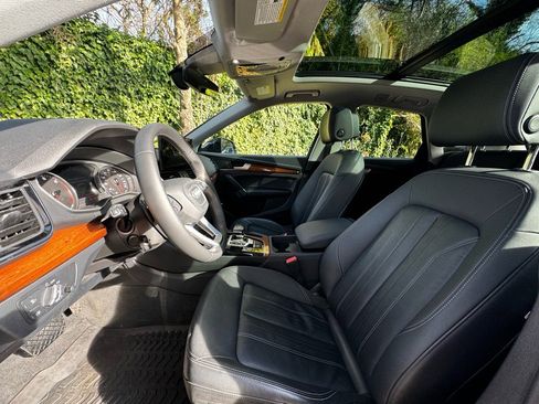 Used 2023 Audi Q5 2.0T Premium image 10