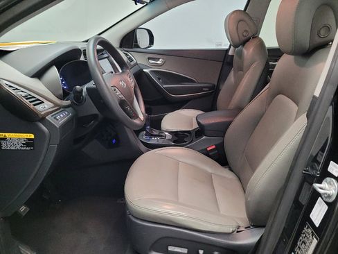 Used 2017 Hyundai Santa Fe SE image 17