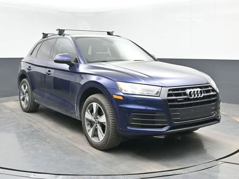 Used 2020 Audi Q5 2.0T Premium w/ Titanium Sport Package image 2
