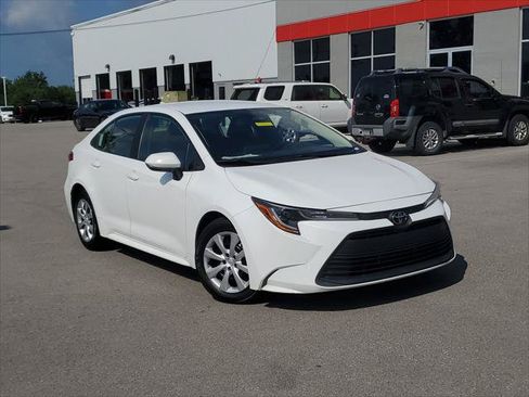 Certified 2024 Toyota Corolla LE FWD image 1