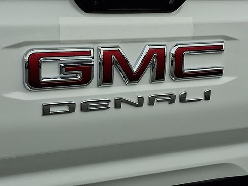 New 2026 GMC Canyon Denali image 12