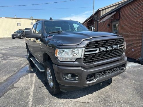 Used 2024 RAM 2500 Big Horn w/ Towing Technology Group AWD/4WD image 3