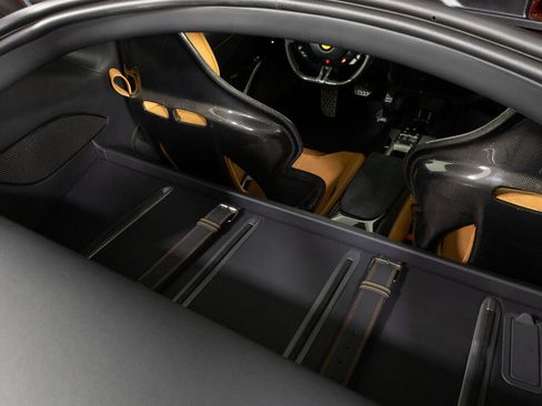 Certified 2025 Ferrari 12Cilindri RWD image 24