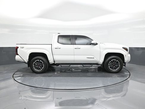 Used 2024 Toyota Tacoma TRD Sport image 26