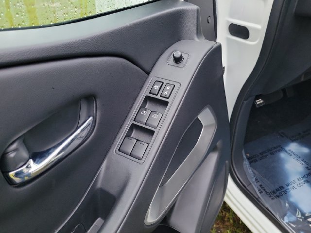 Used 2027 Nissan Frontier SV w/ All-Weather Content Package RWD image 14