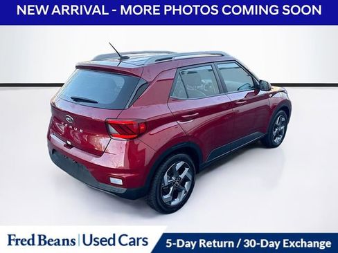 Used 2025 Hyundai Venue Limited image 7