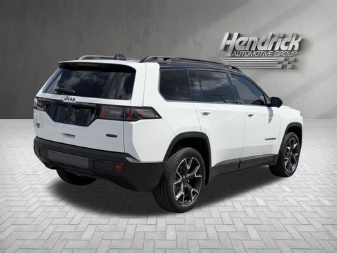 Used 2026 Jeep Cherokee Overland w/ Trailer Tow Group AWD/4WD image 9