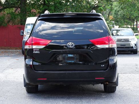 Used 2014 Toyota Sienna LE FWD image 12