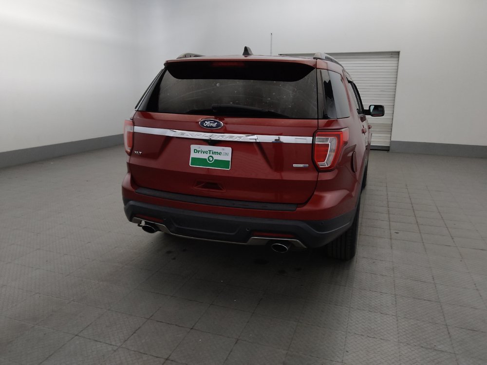 Used 2018 Ford Explorer XLT AWD/4WD image 7