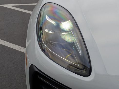 New 2026 Porsche Macan AWD/4WD image 11