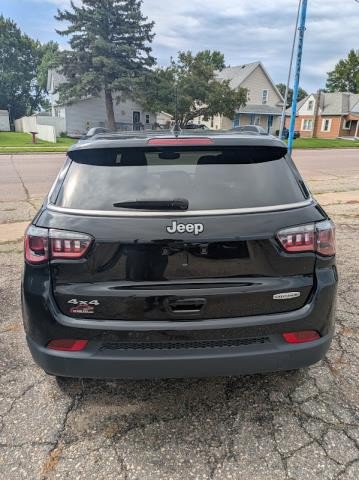 Used 2023 Jeep Compass Latitude AWD/4WD image 4
