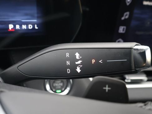 New 2026 Chevrolet Equinox LT w/ Convenience Package II FWD image 24