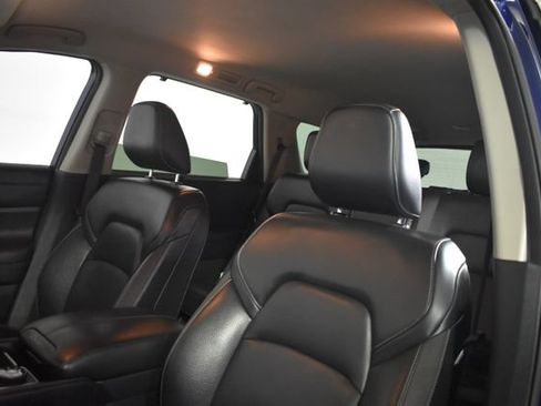 Used 2022 Nissan Pathfinder SL w/ SL Black Package AWD/4WD image 10