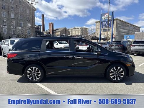 Used 2024 Honda Odyssey EX-L image 3