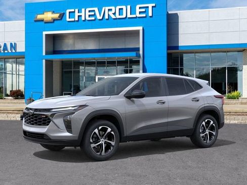New 2026 Chevrolet Trax RS w/ Driver Confidence Package FWD image 2