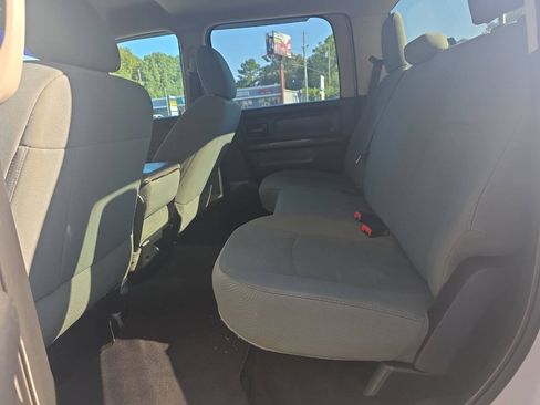 Used 2016 RAM 1500 Express RWD image 10
