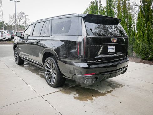 Used 2026 Cadillac Escalade ESV V image 9