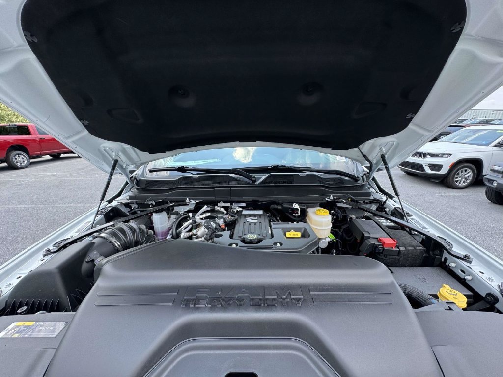 New 2026 RAM 3500 Big Horn AWD/4WD image 12