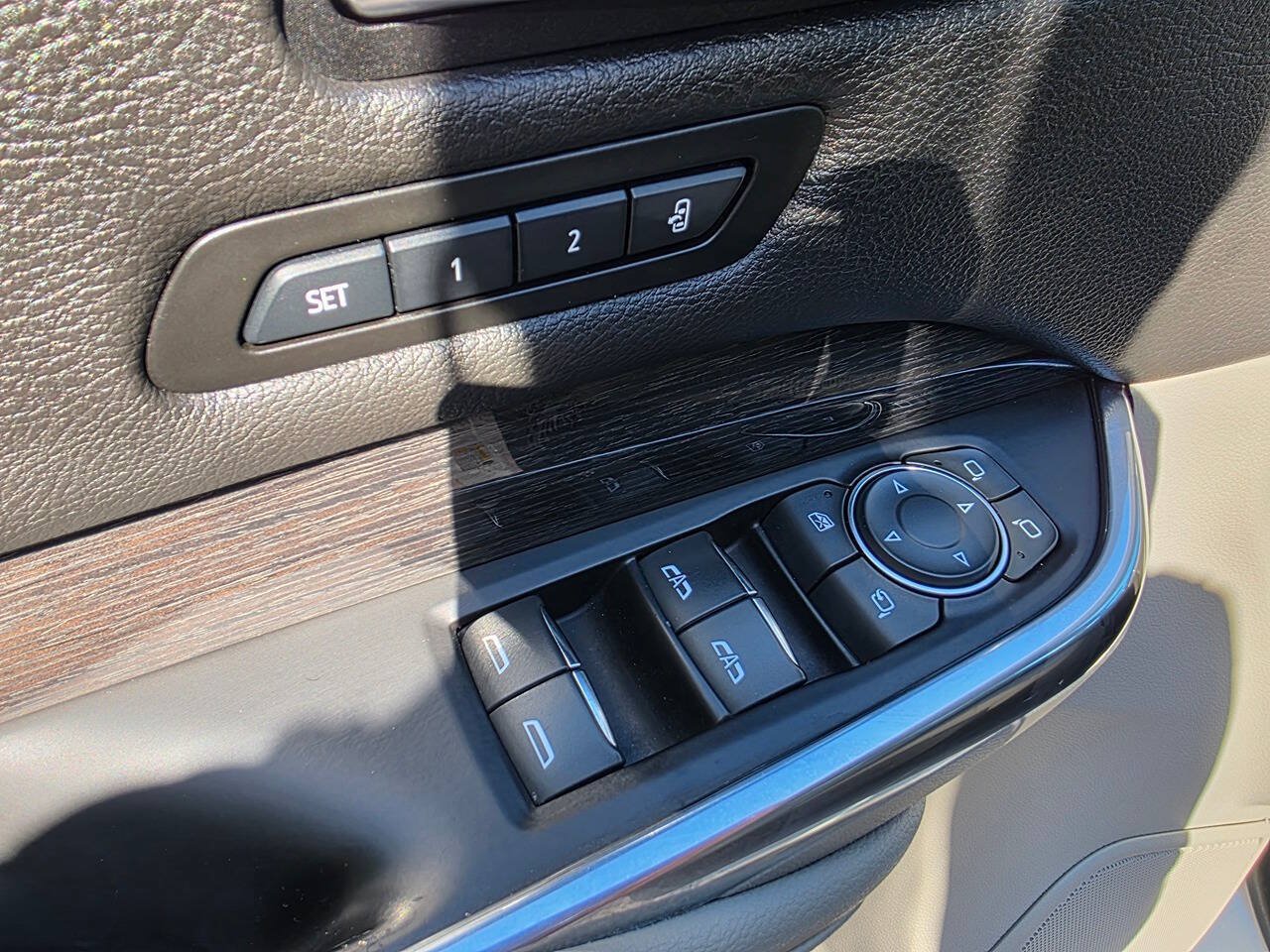 Used 2019 Cadillac XT4 Premium Luxury w/ Driver Awareness Package FWD image 11