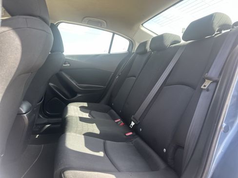 Used 2016 MAZDA MAZDA3 i Sport FWD image 11