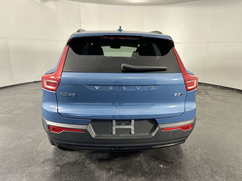 Used 2023 Volvo XC40 B5 Plus w/ Protection Package Premier image 7
