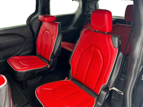 Used 2020 Chrysler Pacifica Limited w/ Quick Order Package 27H Red S image 19