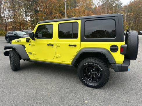 Used 2023 Jeep Wrangler Unlimited w/ Cold Weather Group image 12