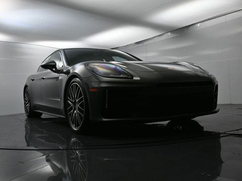 Used 2025 Porsche Panamera 4 image 58