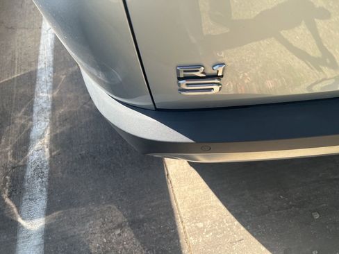 Used 2025 Rivian R1S Adventure image 4