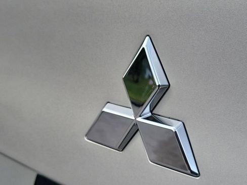 New 2026 Mitsubishi Outlander SE FWD image 8