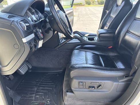 Used 2006 Porsche Cayenne Turbo S AWD/4WD image 23
