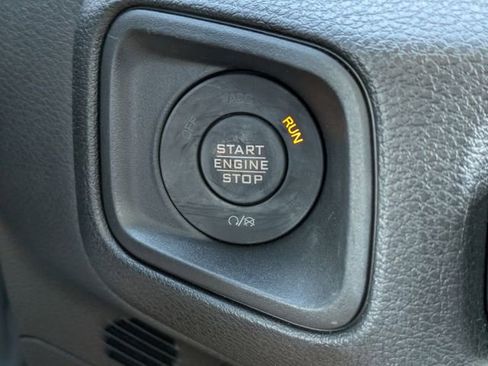 Certified 2024 Jeep Gladiator Sport AWD/4WD image 20