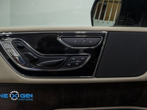 Used 2020 Lincoln Navigator Reserve w/ Equipment Group 208A Reserve image 12