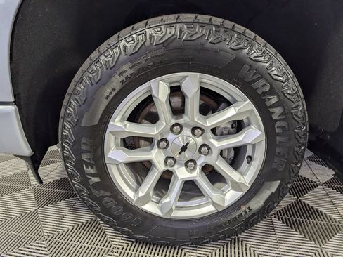 Used 2022 Chevrolet Silverado 1500 RST w/ LPO, Dark Essentials Package AWD/4WD image 12