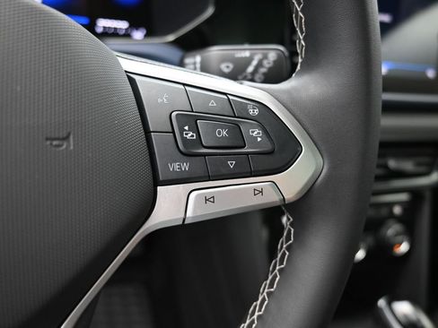 Used 2024 Volkswagen Taos SE w/ Panoramic Sunroof Package image 30