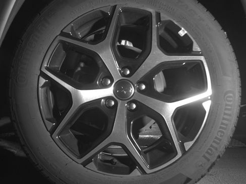 Used 2025 Jeep Compass Limited image 14