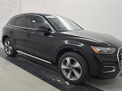 Used 2023 Audi Q5 2.0T Premium Plus w/ Premium Plus Package image 3