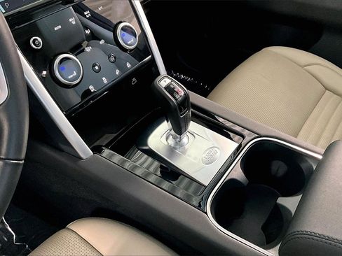 Used 2023 Land Rover Discovery Sport S image 16