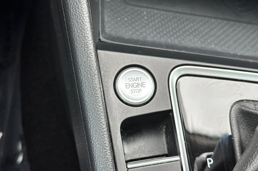 Used 2020 Volkswagen Jetta SEL FWD image 23