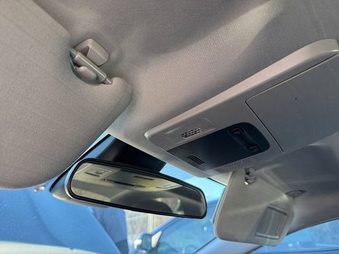 Used 2020 Toyota Camry SE image 28