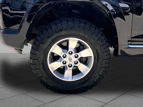 Used 2011 Toyota 4Runner SR5 AWD/4WD image 10