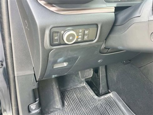 Used 2023 Ford Explorer Limited w/ Limited Technology Package image 32