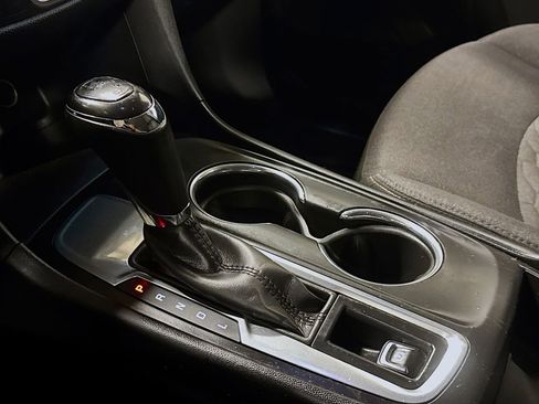 Used 2019 Chevrolet Equinox LT image 19