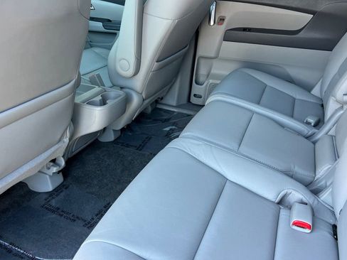 Used 2014 Honda Odyssey Touring Elite image 11