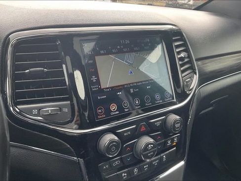 Used 2019 Jeep Grand Cherokee Limited image 6