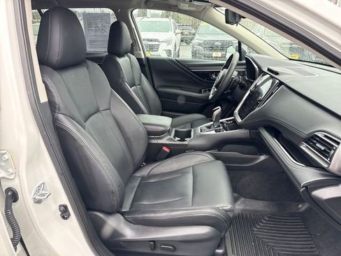 Used 2025 Subaru Outback Touring XT image 11
